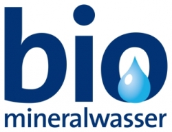 Qualitätsgemeinschaft Bio-Mineralwasser zeichnet Getränkegruppe Hövelmann als 10. Lizenznehmer mit Bio-Mineralwasser-Siegel&hellip;